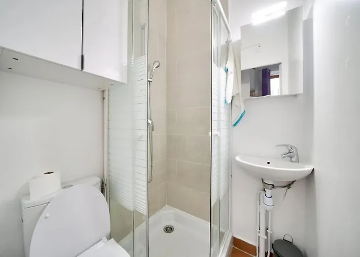 Apartman Sur Cour, Proche Des Buttes-chaumont *