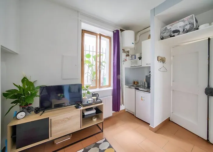 Sur Cour, Proche Des Buttes-chaumont Apartman