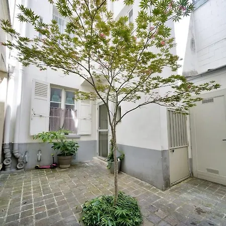 Sur Cour, Proche Des Buttes-chaumont Lejlighed *